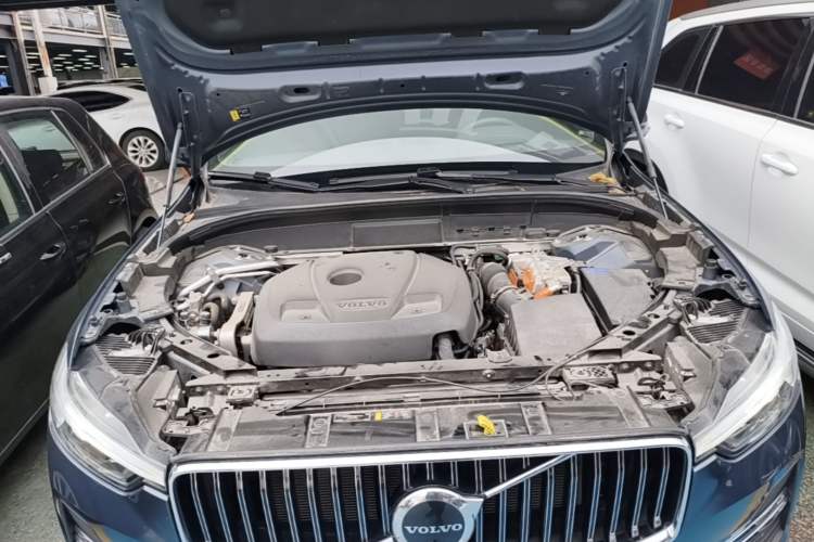 Used Volvo XC60 New Energy 2024 T8 Plug-in Hybrid Long-Range All-Wheel Drive Smart Luxury Edition Engine Bay