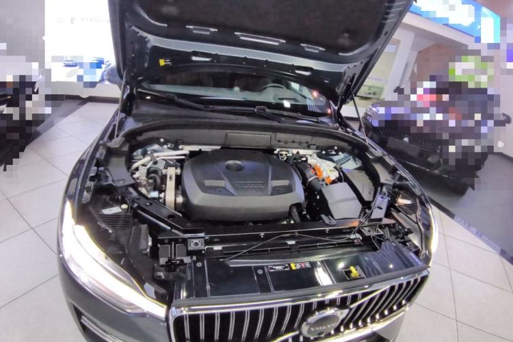 Used Volvo XC60 New Energy 2024 T8 Plug-in Hybrid Long-Range All-Wheel Drive Smart Luxury Edition Engine Bay