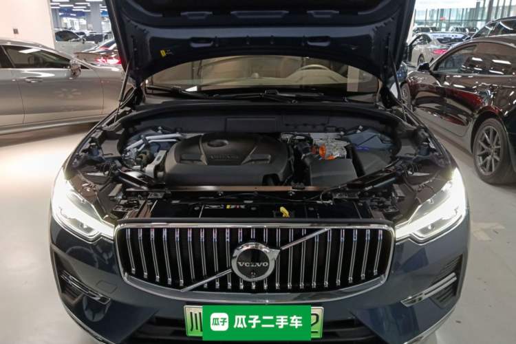 Used Volvo XC60 New Energy 2024 T8 Plug-in Hybrid Long-Range All-Wheel Drive Smart Luxury Edition Engine Bay
