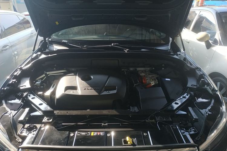 Used Volvo XC60 New Energy 2024 T8 Plug-in Hybrid Long-Range All-Wheel Drive Smart Luxury Edition Engine Bay