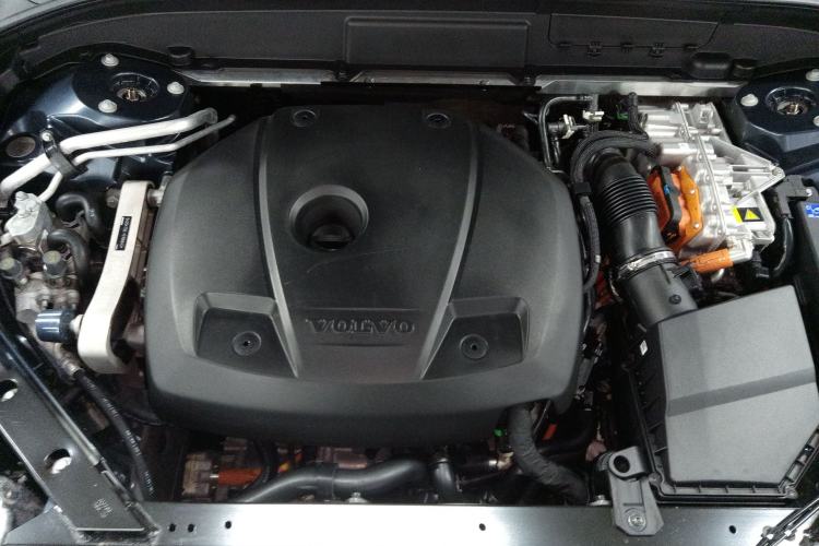 Used Volvo XC60 New Energy 2024 T8 Plug-in Hybrid Long-Range All-Wheel Drive Smart Luxury Edition Engine Bay