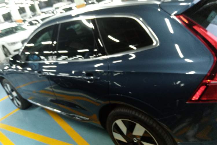 Used Volvo XC60 New Energy 2024 T8 Plug-in Hybrid Long-Range All-Wheel Drive Smart Luxury Edition Exterior 3