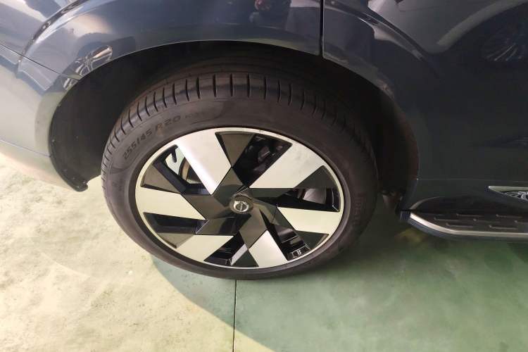 Used Volvo XC60 New Energy 2024 T8 Plug-in Hybrid Long-Range All-Wheel Drive Smart Luxury Edition Exterior 8