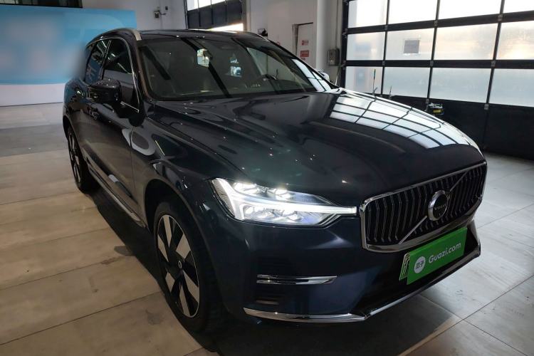 Used Volvo XC60 New Energy 2024 T8 Plug-in Hybrid Long-Range All-Wheel Drive Smart Luxury Edition Front Right 45 Deg