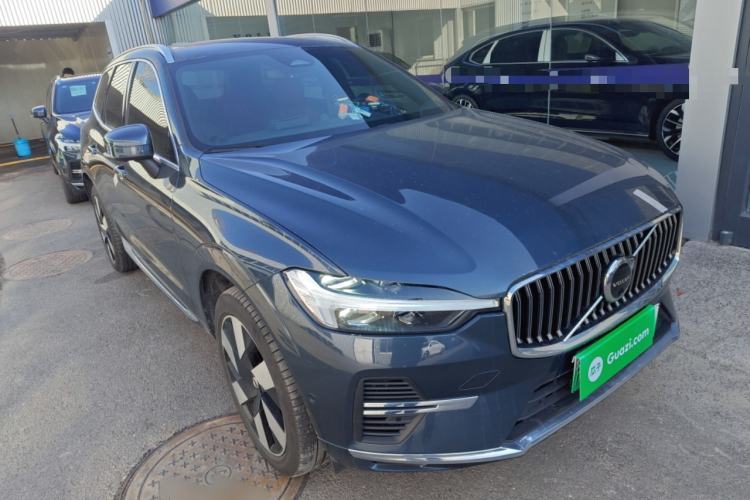 Used Volvo XC60 New Energy 2024 T8 Plug-in Hybrid Long-Range All-Wheel Drive Smart Luxury Edition Front Right 45 Deg