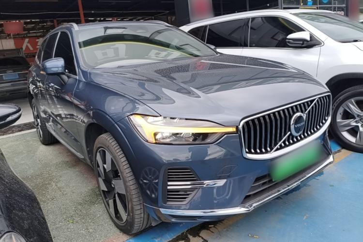 Used Volvo XC60 New Energy 2024 T8 Plug-in Hybrid Long-Range All-Wheel Drive Smart Luxury Edition Front Right 45 Deg