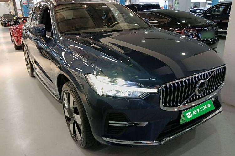 Used Volvo XC60 New Energy 2024 T8 Plug-in Hybrid Long-Range All-Wheel Drive Smart Luxury Edition Front Right 45 Deg