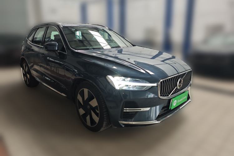 Used Volvo XC60 New Energy 2024 T8 Plug-in Hybrid Long-Range All-Wheel Drive Smart Luxury Edition Front Right 45 Deg
