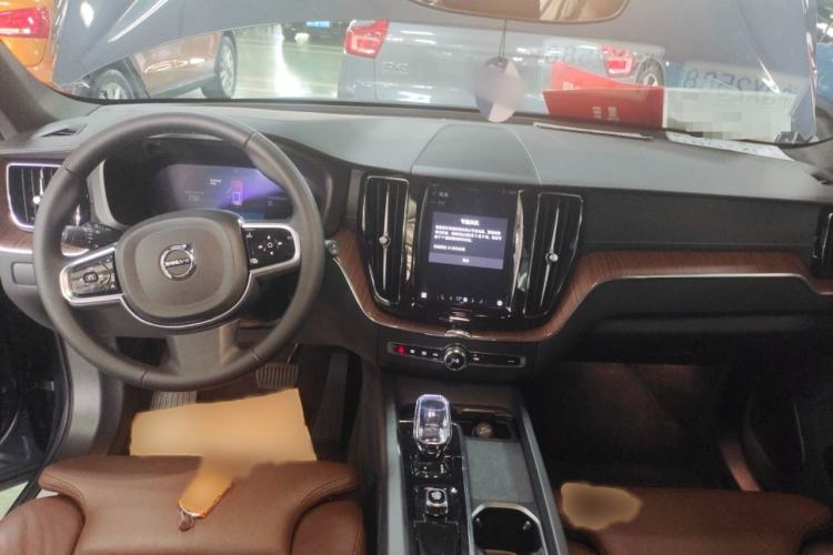 Used Volvo XC60 New Energy 2024 T8 Plug-in Hybrid Long-Range All-Wheel Drive Smart Luxury Edition Interior 2
