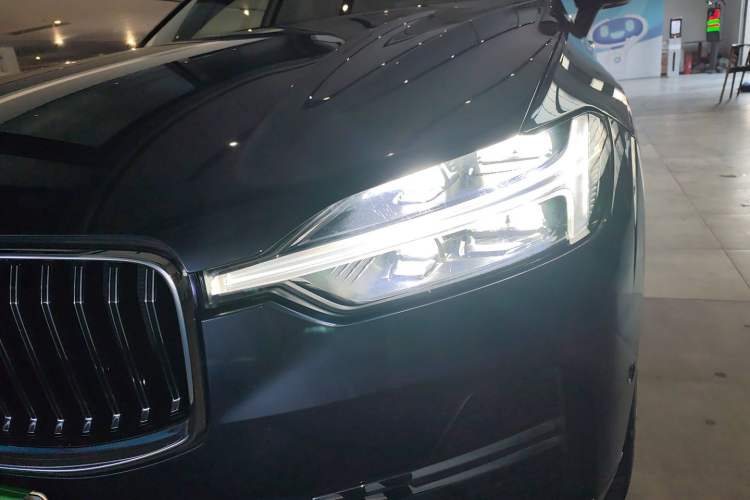 Used Volvo XC60 New Energy 2024 T8 Plug-in Hybrid Long-Range All-Wheel Drive Smart Luxury Edition Left Front Headlight
