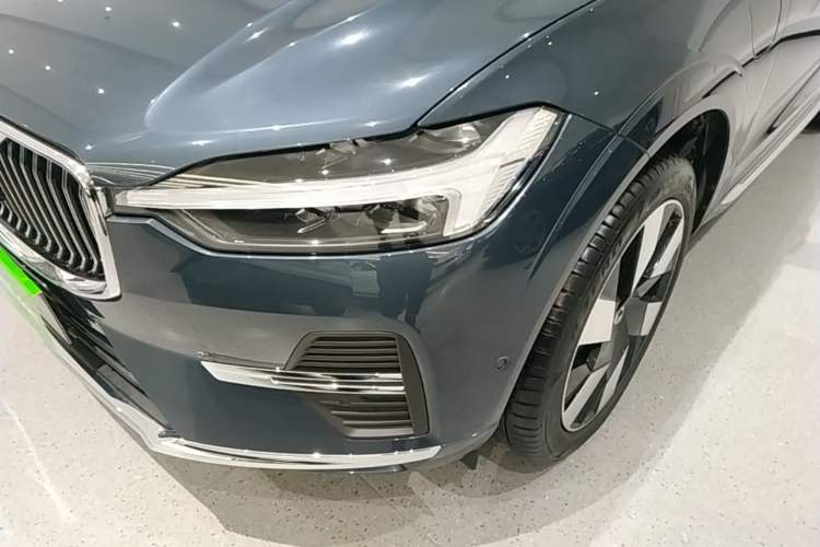 Used Volvo XC60 New Energy 2024 T8 Plug-in Hybrid Long-Range All-Wheel Drive Smart Luxury Edition Left Front Headlight