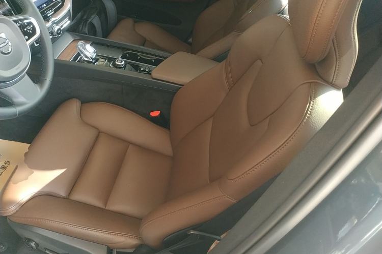Used Volvo XC60 New Energy 2024 T8 Plug-in Hybrid Long-Range All-Wheel Drive Smart Luxury Edition Left Front Seat