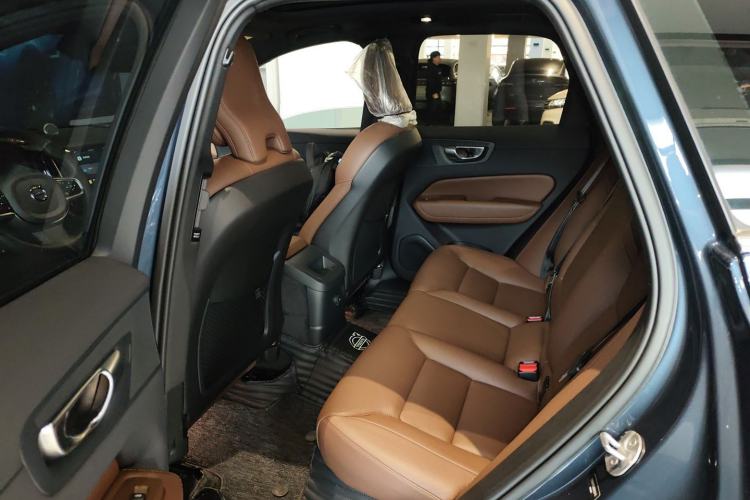 Used Volvo XC60 New Energy 2024 T8 Plug-in Hybrid Long-Range All-Wheel Drive Smart Luxury Edition Left Rear Seat