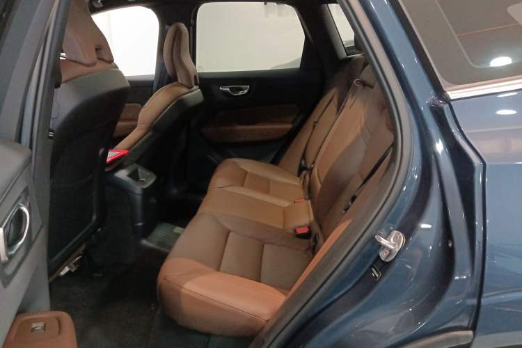 Used Volvo XC60 New Energy 2024 T8 Plug-in Hybrid Long-Range All-Wheel Drive Smart Luxury Edition Left Rear Seat