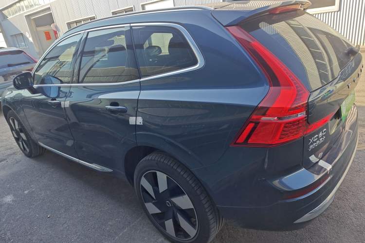 Used Volvo XC60 New Energy 2024 T8 Plug-in Hybrid Long-Range All-Wheel Drive Smart Luxury Edition Left Side