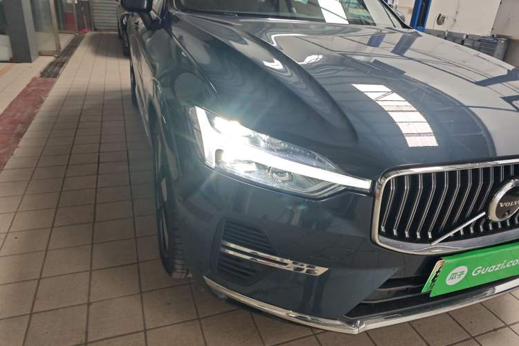 Used Volvo XC60 New Energy 2024 T8 Plug-in Hybrid Long-Range All-Wheel Drive Smart Luxury Edition Right Front Headlight