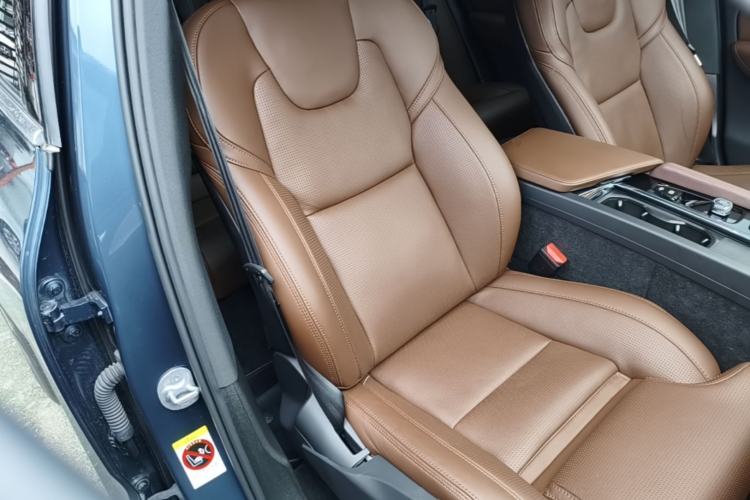 Used Volvo XC60 New Energy 2024 T8 Plug-in Hybrid Long-Range All-Wheel Drive Smart Luxury Edition Right Front Seat