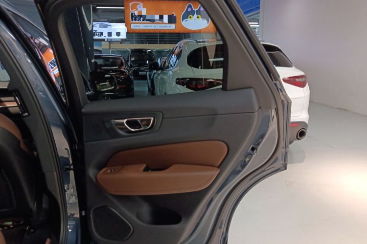 Used Volvo XC60 New Energy 2024 T8 Plug-in Hybrid Long-Range All-Wheel Drive Smart Luxury Edition Right Rear Door Interior