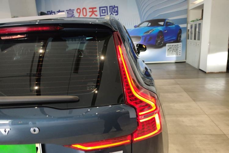 Used Volvo XC60 New Energy 2024 T8 Plug-in Hybrid Long-Range All-Wheel Drive Smart Luxury Edition Right Rear Taillight