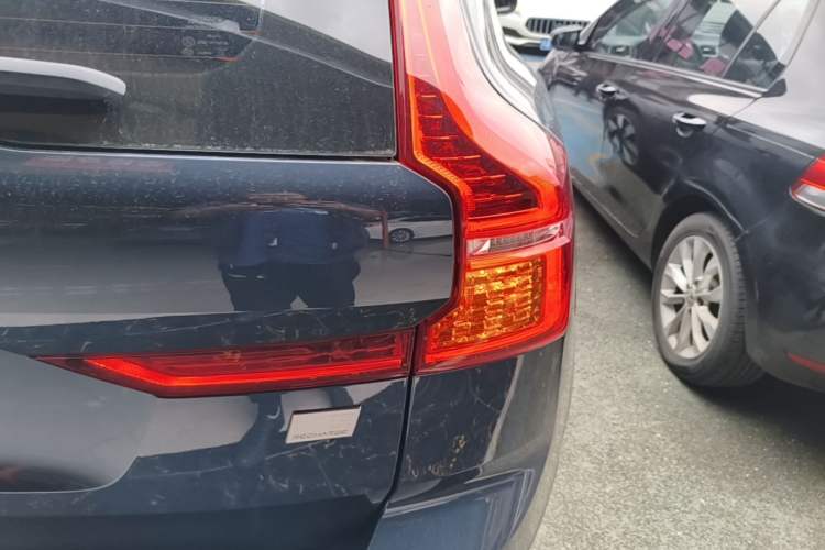 Used Volvo XC60 New Energy 2024 T8 Plug-in Hybrid Long-Range All-Wheel Drive Smart Luxury Edition Right Rear Taillight