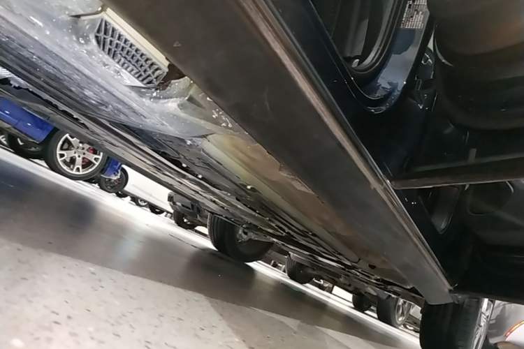 Used Volvo XC60 New Energy 2024 T8 Plug-in Hybrid Long-Range All-Wheel Drive Smart Luxury Edition Right Side Sill