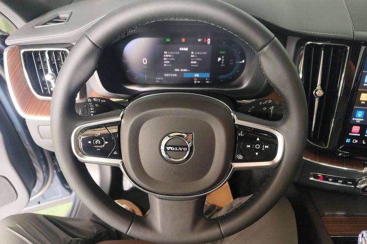 Used Volvo XC60 New Energy 2024 T8 Plug-in Hybrid Long-Range All-Wheel Drive Smart Luxury Edition Steering Wheel