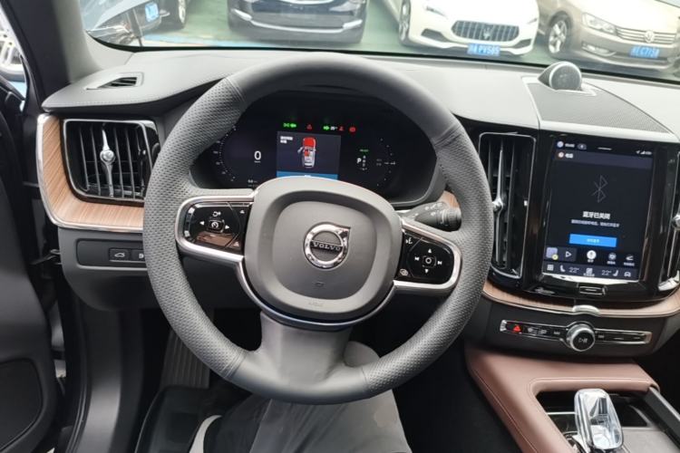Used Volvo XC60 New Energy 2024 T8 Plug-in Hybrid Long-Range All-Wheel Drive Smart Luxury Edition Steering Wheel