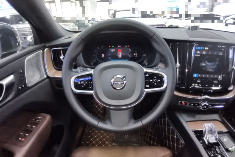 Used Volvo XC60 New Energy 2024 T8 Plug-in Hybrid Long-Range All-Wheel Drive Smart Luxury Edition Steering Wheel