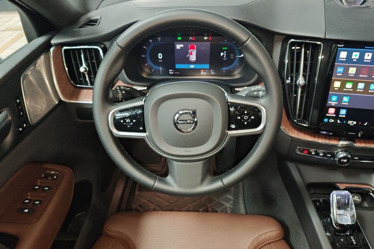 Used Volvo XC60 New Energy 2024 T8 Plug-in Hybrid Long-Range All-Wheel Drive Smart Luxury Edition Steering Wheel