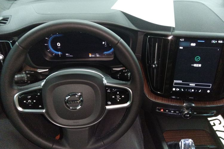 Used Volvo XC60 New Energy 2024 T8 Plug-in Hybrid Long-Range All-Wheel Drive Smart Luxury Edition Steering Wheel