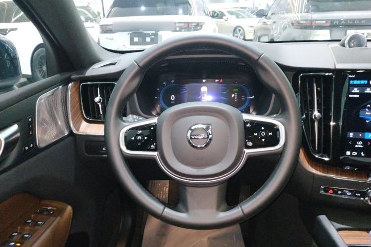 Used Volvo XC60 New Energy 2024 T8 Plug-in Hybrid Long-Range All-Wheel Drive Smart Luxury Edition Steering Wheel