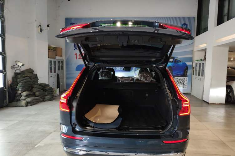 Used Volvo XC60 New Energy 2024 T8 Plug-in Hybrid Long-Range All-Wheel Drive Smart Luxury Edition Trunk