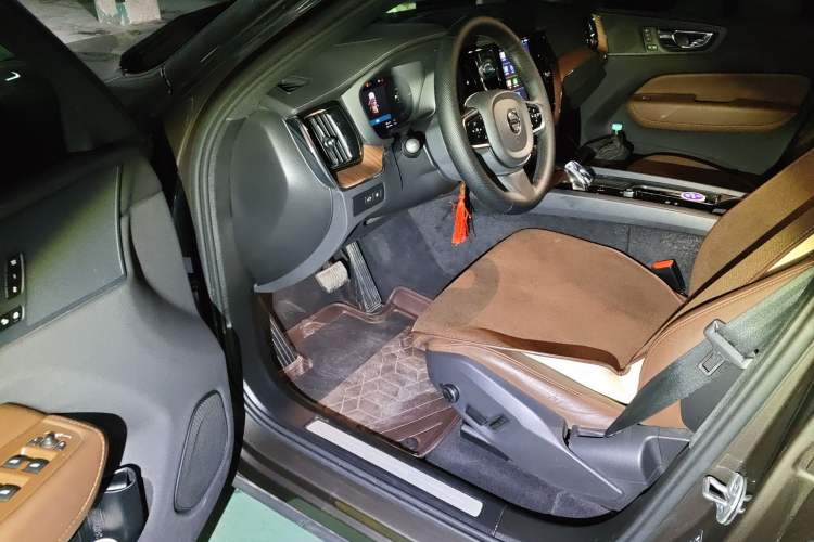 Used Volvo XC60 New Energy 2024 T8 Plug-in Hybrid Long-Range All-Wheel Drive Smart Luxury Edition Driver Seat