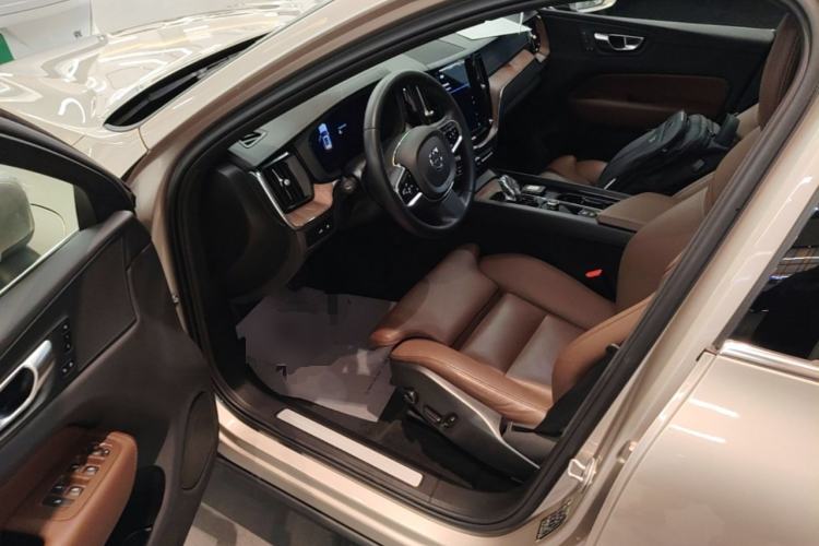 Used Volvo XC60 New Energy 2024 T8 Plug-in Hybrid Long-Range All-Wheel Drive Smart Luxury Edition Driver Seat