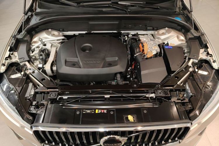 Used Volvo XC60 New Energy 2024 T8 Plug-in Hybrid Long-Range All-Wheel Drive Smart Luxury Edition Engine Bay