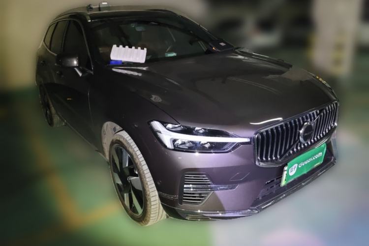 Used Volvo XC60 New Energy 2024 T8 Plug-in Hybrid Long-Range All-Wheel Drive Smart Luxury Edition Front Right 45 Deg