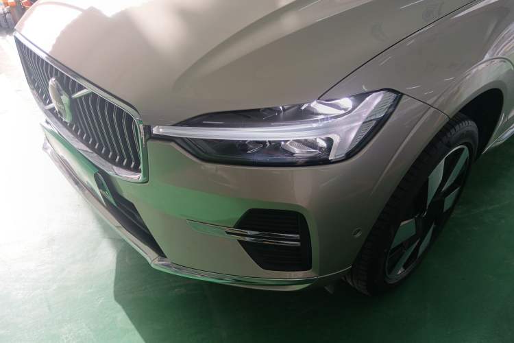 Used Volvo XC60 New Energy 2024 T8 Plug-in Hybrid Long-Range All-Wheel Drive Smart Luxury Edition Left Front Headlight
