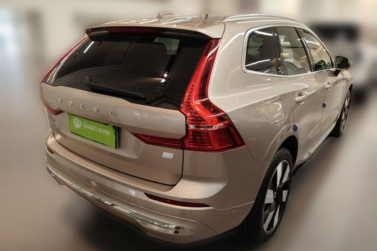 Used Volvo XC60 New Energy 2024 T8 Plug-in Hybrid Long-Range All-Wheel Drive Smart Luxury Edition Rear Right 45 Deg