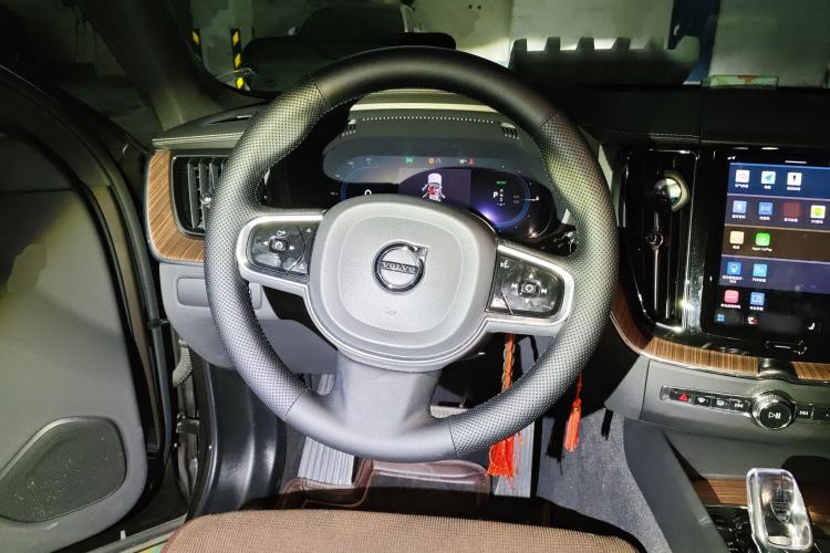 Used Volvo XC60 New Energy 2024 T8 Plug-in Hybrid Long-Range All-Wheel Drive Smart Luxury Edition Steering Wheel