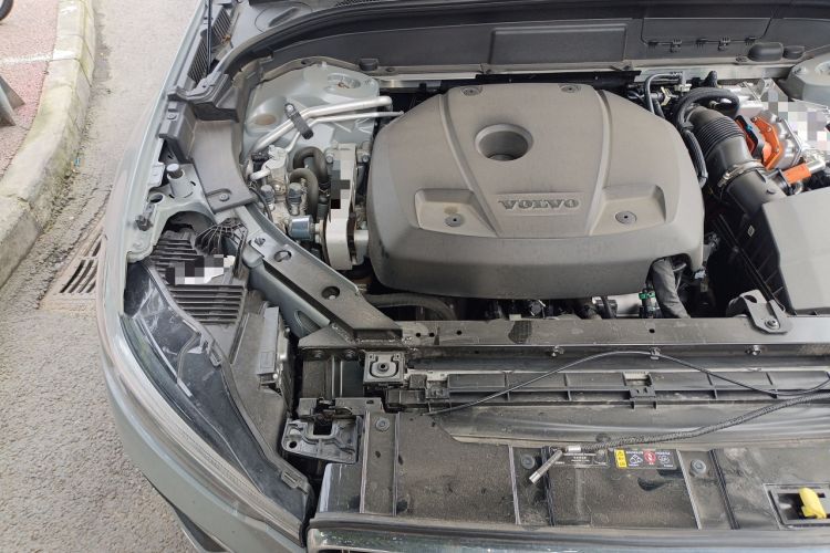 Used Volvo XC60 New Energy 2024 T8 Plug-in Hybrid Long-Range All-Wheel Drive Smart Luxury Edition Engine Bay Right