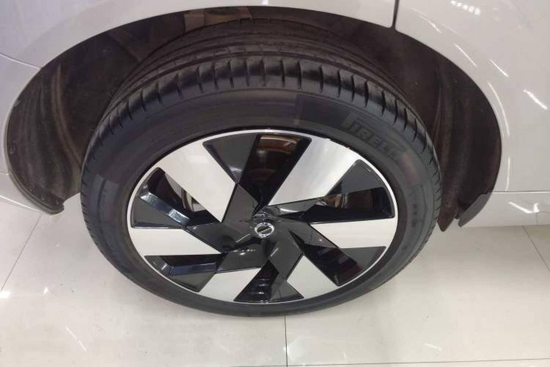 Used Volvo XC60 New Energy 2024 T8 Plug-in Hybrid Long-Range All-Wheel Drive Smart Luxury Edition Exterior 5