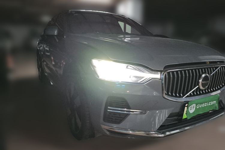 Used Volvo XC60 New Energy 2024 T8 Plug-in Hybrid Long-Range All-Wheel Drive Smart Luxury Edition Front Right 45 Deg