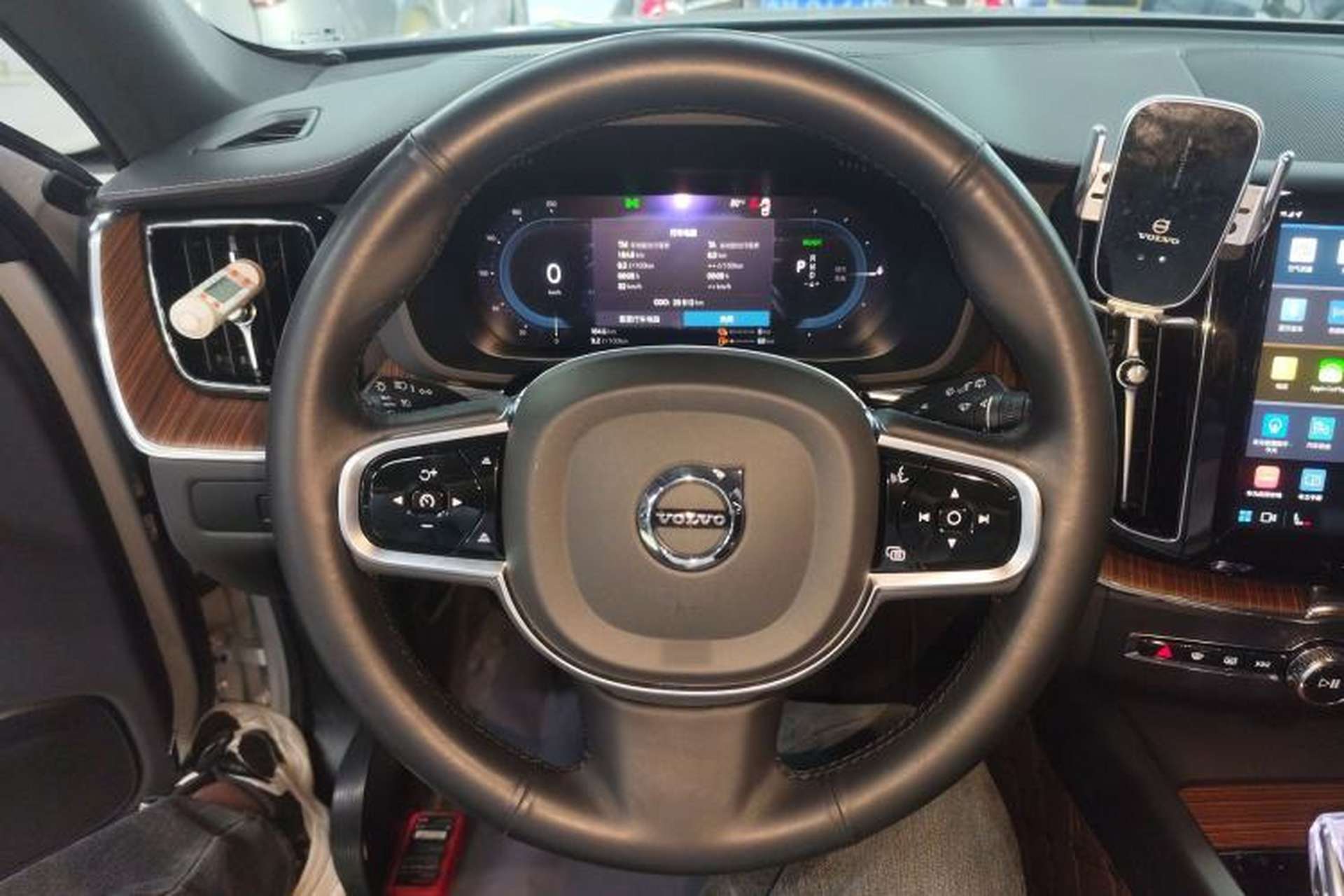 Used Volvo XC60 New Energy 2024 T8 Plug-in Hybrid Long-Range All-Wheel Drive Smart Luxury Edition Steering Wheel