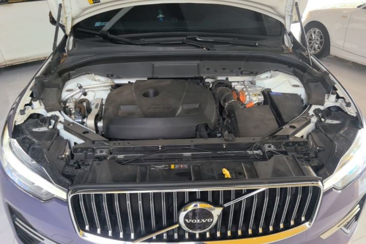 Used Volvo XC60 New Energy 2024 T8 Plug-in Hybrid Long-Range All-Wheel Drive Smart Luxury Edition Engine Bay
