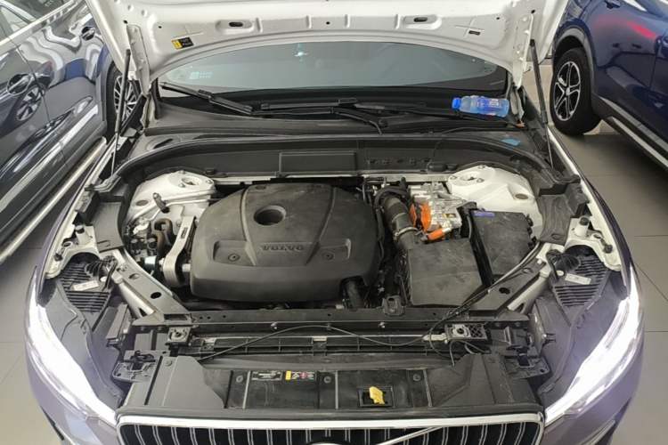 Used Volvo XC60 New Energy 2024 T8 Plug-in Hybrid Long-Range All-Wheel Drive Smart Luxury Edition Engine Bay