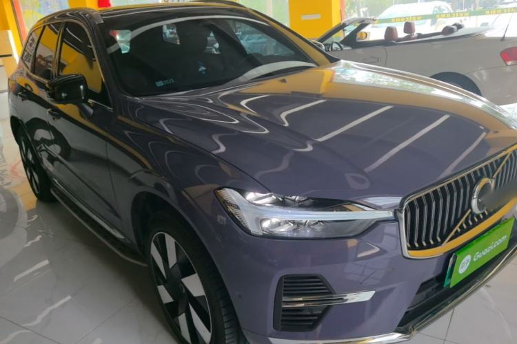 Used Volvo XC60 New Energy 2024 T8 Plug-in Hybrid Long-Range All-Wheel Drive Smart Luxury Edition Front Right 45 Deg