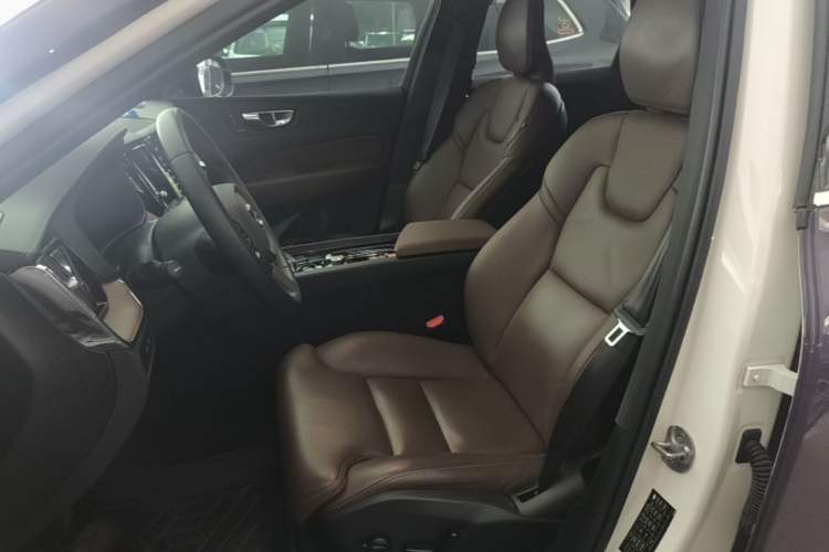 Used Volvo XC60 New Energy 2024 T8 Plug-in Hybrid Long-Range All-Wheel Drive Smart Luxury Edition Left Front Seat