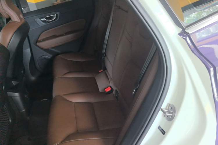 Used Volvo XC60 New Energy 2024 T8 Plug-in Hybrid Long-Range All-Wheel Drive Smart Luxury Edition Left Rear Seat