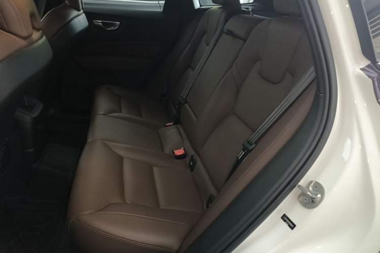 Used Volvo XC60 New Energy 2024 T8 Plug-in Hybrid Long-Range All-Wheel Drive Smart Luxury Edition Left Rear Seat
