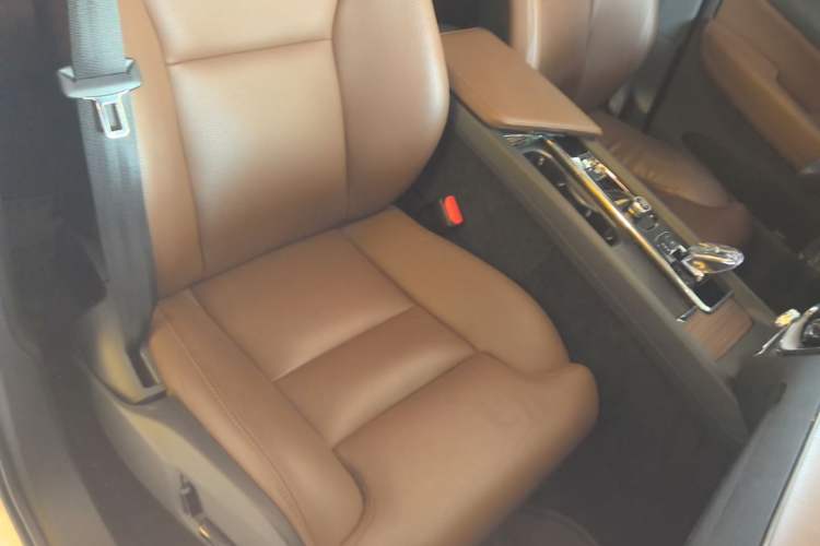 Used Volvo XC60 New Energy 2024 T8 Plug-in Hybrid Long-Range All-Wheel Drive Smart Luxury Edition Right Front Seat